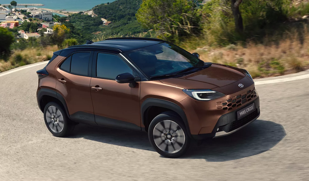 NUOVA YARIS CROSS FULL HYBRID