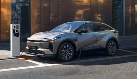Nuovo Toyota C-HR+: l’elettrico che sorprende, in anteprima a corso Giambone 33 a Torino il 30 e 31 gennaio e 1° febbraio '26. 2 CHR 2 piccolo 4